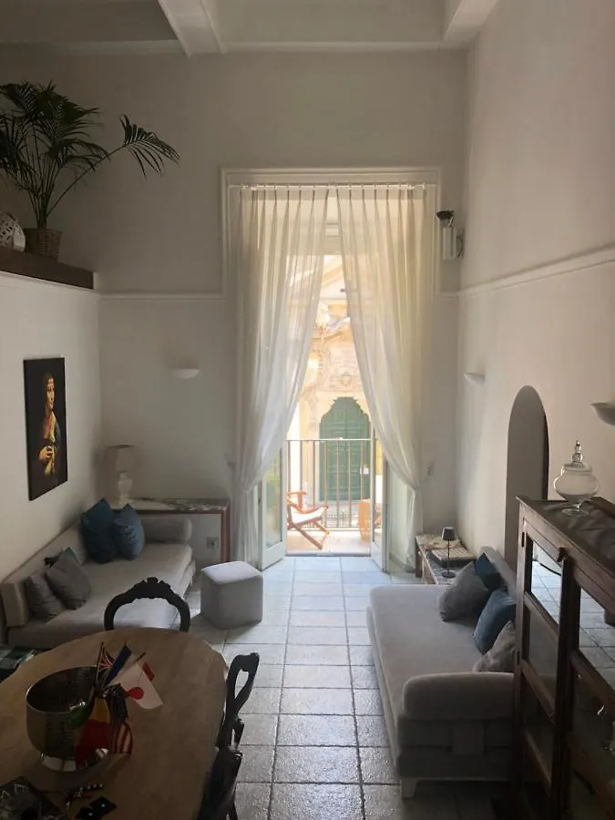 New! Bellissimo Palazzofranchi Pantheon Apartment Rome