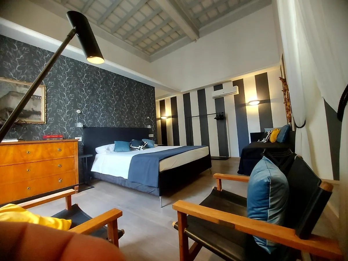 New! Bellissimo Palazzofranchi Pantheon Apartment Rome
