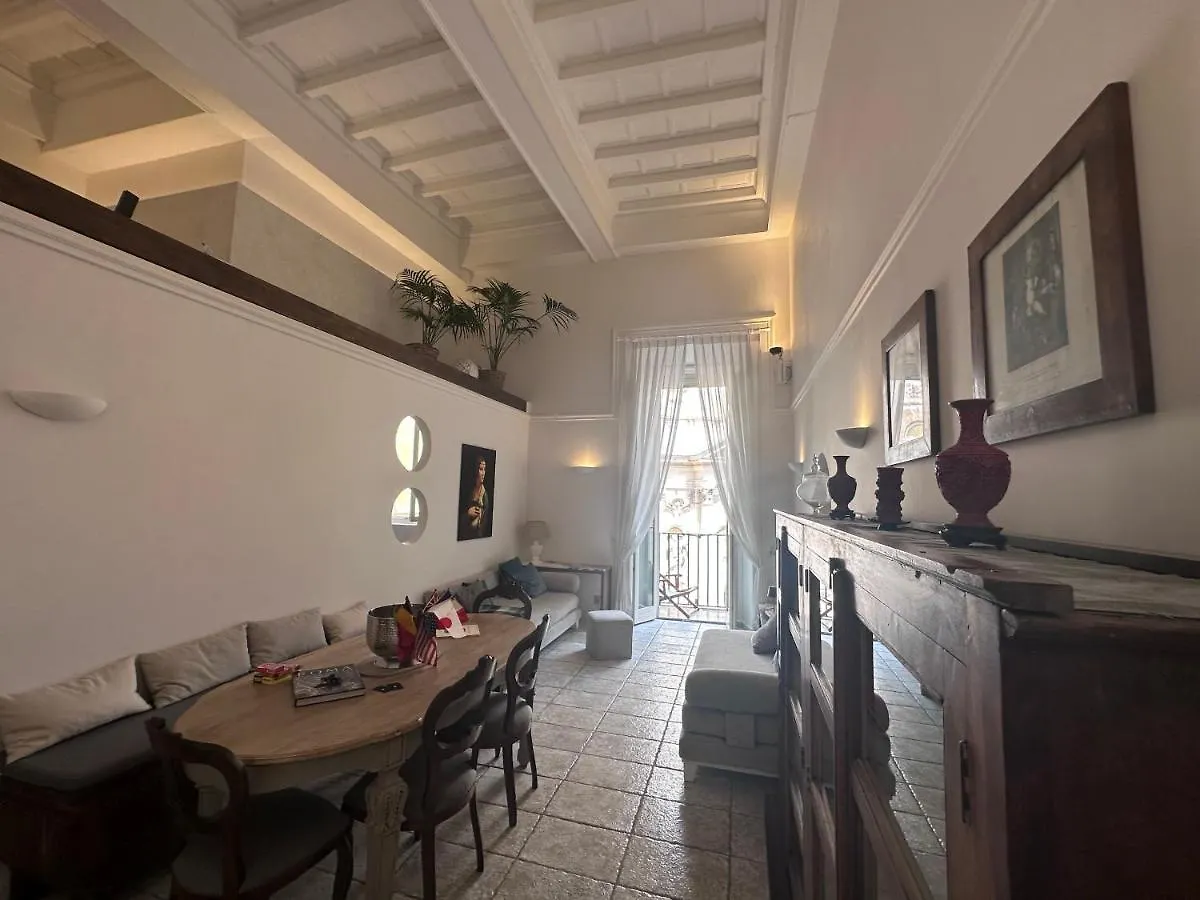 New! Bellissimo Palazzofranchi Pantheon Apartment Rome