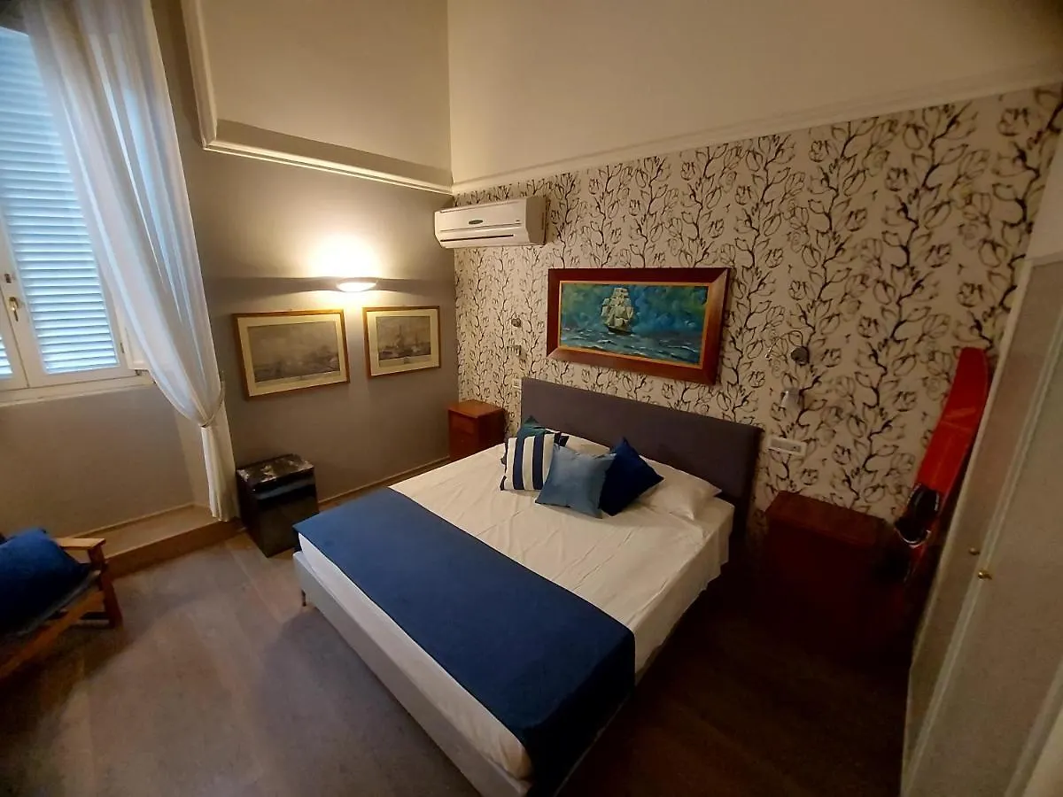 New! Bellissimo Palazzofranchi Pantheon Apartment Rome