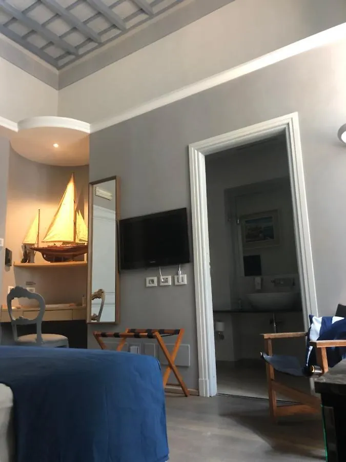 New! Bellissimo Palazzofranchi Pantheon Apartment Rome