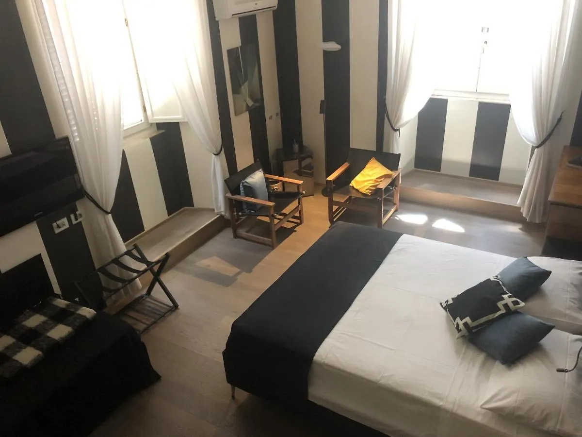 New! Bellissimo Palazzofranchi Pantheon Apartment Rome