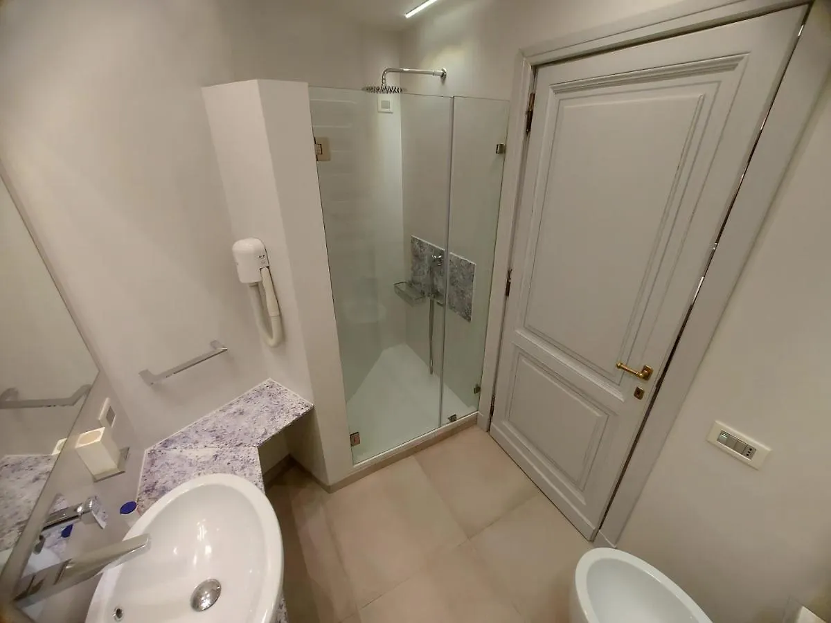 New! Bellissimo Palazzofranchi Pantheon Apartment Rome